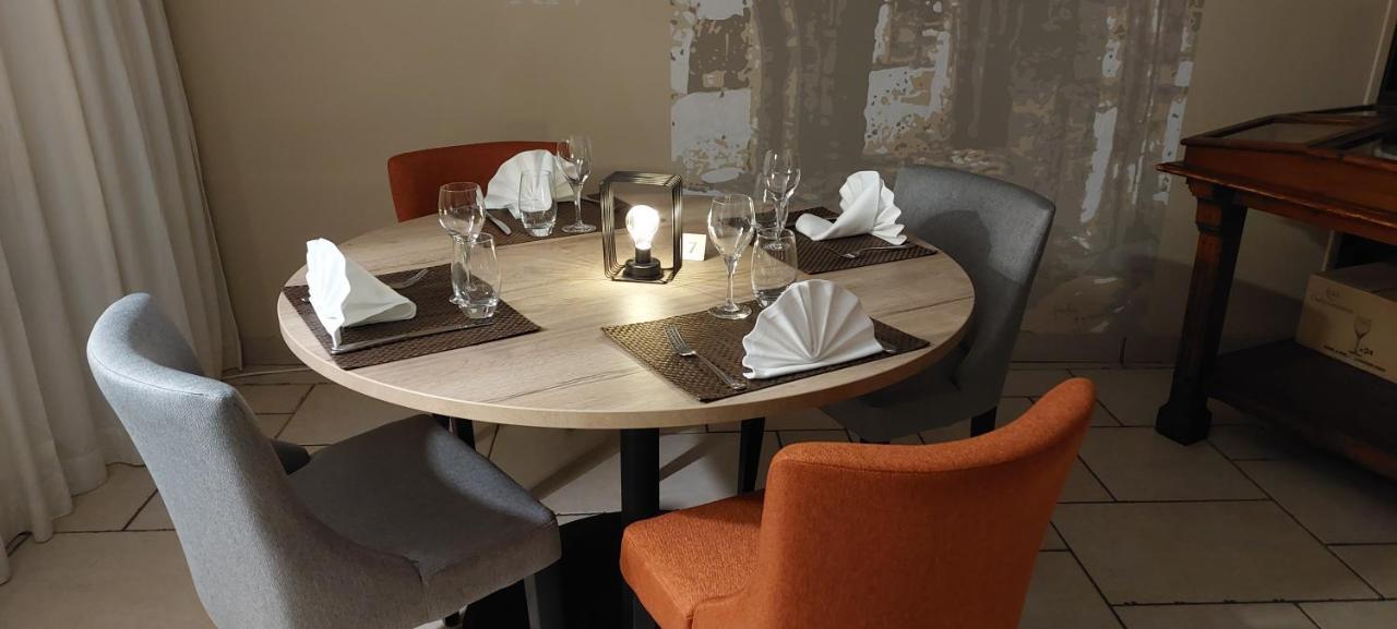 Logis Hotel Restaurant Le Relais De L'Abbaye Saint-Évroult-Notre-Dame-du-Bois エクステリア 写真